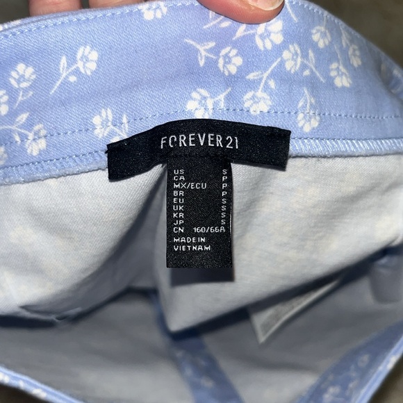 Floral skirt size small 🌸 - Picture 6 of 7